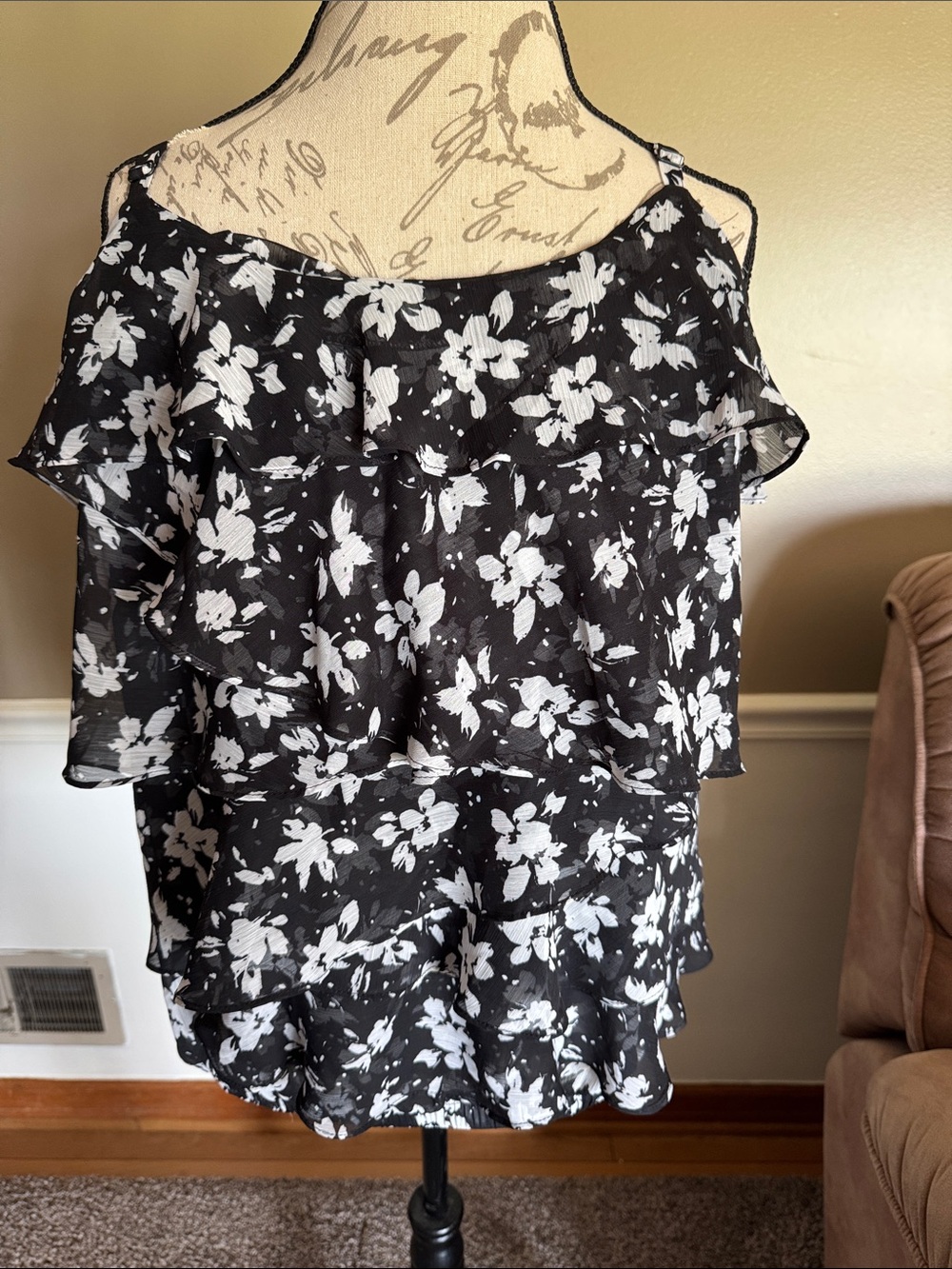 torrid Black & White Floral Ruffle Cold-Shoulder Top
